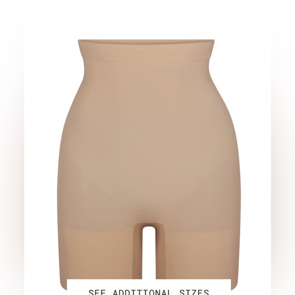 NWT SKIMS EVERYDAY SCULPT HIGH-WAISTED MID THIGH SHORT CLAY - Picture 5 of 9